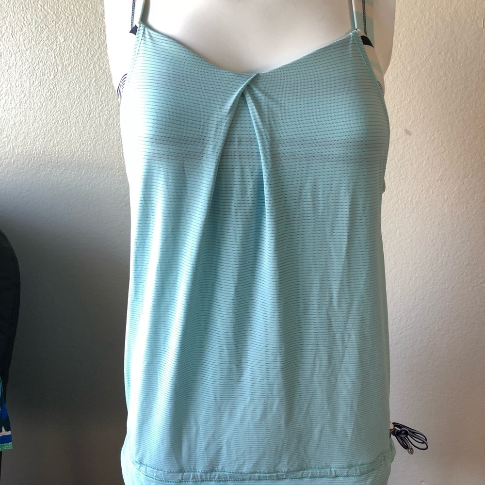 LULULEMON WOMEN’S DRAWSTRING TOP SIZE 6 LIGHT BLUE